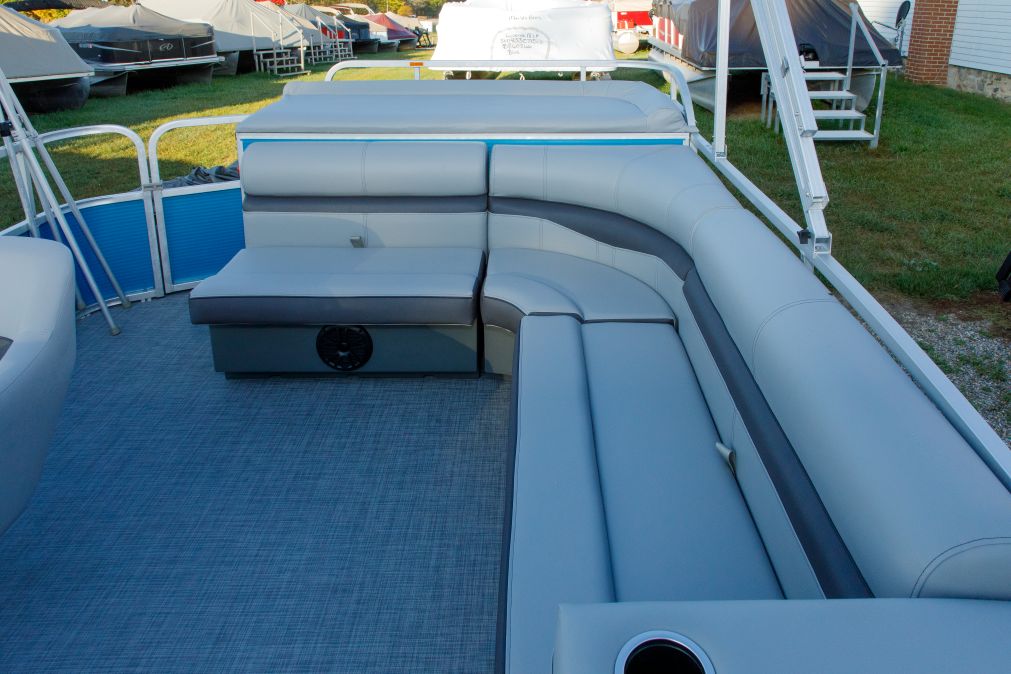 Pontoon Layout Ideas: Maximize Deck Space with Smart Boat Designs
